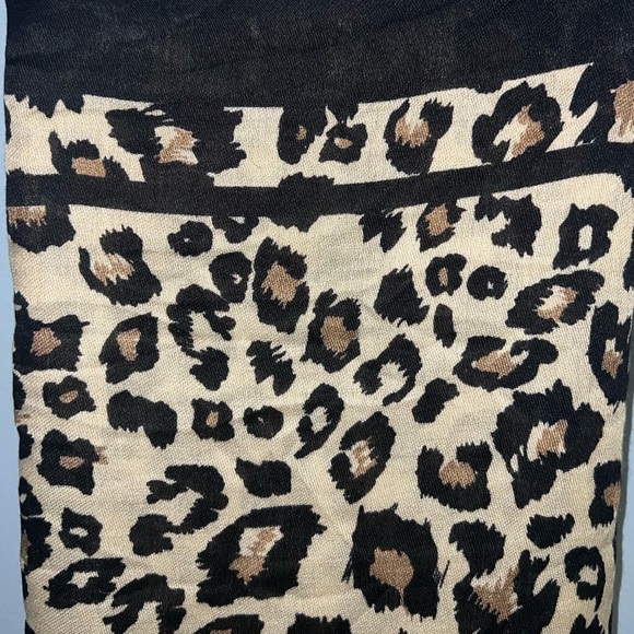 Cheetah print scarf - Picture 6 of 6
